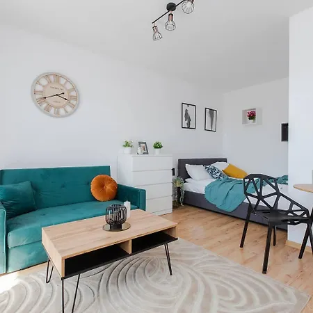 Metro Wilanowska Z Dostepem Do Basenu I Silowni Apartamento Varsovia
